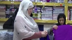 یوه افغانه کډواله چې نورو افغانو مېرمنو ته يې د کار زمينه برابره کړې
