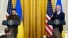 Biden pada Zelenskyy: “Warga AS dengan Bangga Berdiri Bersama Ukraina”