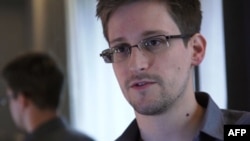 Edward Snowden (2013 photo)