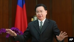 台湾外交部长吴钊燮在台北接受美联社专访。（2019年12月10日）
