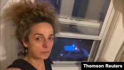 نیروهای پلیس در حال حفاظت از محل زندگی مسیح علی‌نژاد در نیویورک