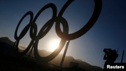 Coucher de soleil sur le parc olympique, à Rio de Janeiro, Brésil, le 31 juillet 2016.