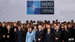 Generalni sekretar NATO, Jens Stoltennberg, princeza Viktorija i švedski premijer Ulf Kirsteršon na ceremoniji podizanja zastave Švedske u sjedištu NATO, 11. marta 2024.