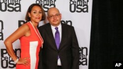 جیسون رضائیان و همسرش یگانه صالحی