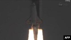 Phi thuyền con thoi Endeavour được phóng đi từ Trung tâm Không gian Kennedy ở bang Florida, ngày 16/5/2011