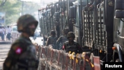 Tentara Myanmar dituduh melakukan penculikan terhadap para pemuda Rohingya (foto: dok). 