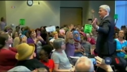 Американці протестують у міських радах. Відео