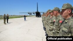 Azərbaycan və Türkiyə hərbçiləri 