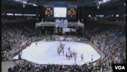 'Roller Derby championship' atau kejuaraan sepatu roda nasional yang diselenggarakan di Denver, Colorado (28/11).