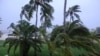 Tempête de vent lors de l'arrivée de l'ouragan Dorian à Marsh Harbour, sur les îles Abacos, aux Bahamas, le 1er septembre 2019. REUTERS / Dante Carrer