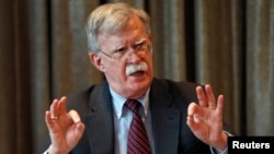 El exasesor de Seguridad Nacional de EE.UU. John Boton ha declinado declarar en la investigación de juicio político al presidente Donald Trump.