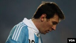 Messi pidió tranquilidad a la afición y dijo que aún quedan dos partidos que deben ganar para poder avanzar a la siguiente ronda.