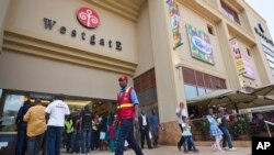 Westgate Mall du Nairobi, Kenya, a rouvert le 18 juillet 2015