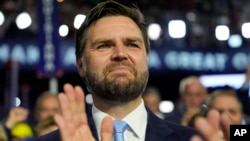美国共和党副总统候选人，俄亥俄州联邦参议员J.D.万斯(J.D.Vance) 7月15日在密尔沃基的共和党全国代表大会上。