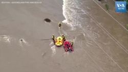 ড্রোন-চিত্রে দেখা যাচ্ছে, অস্ট্রেলিয়ায় বন্যাপীড়িতদের উদ্ধার করা হচ্ছে