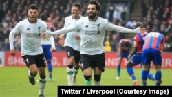 Salah, 2e à gauche, et ses coéquipiers du FC Liverpool après le 2e but contre Crystal Palace lors de la 32e journée de la Premier League, Selhurst Park, Angleterre, 31 mars 2018. (Twitter/Liverpool)