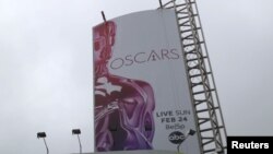 An Oscars sign is seen outside the Dolby Theatre in preparation for the 91st Academy Awards in Hollywood, Los Angeles, California, Feb. 14, 2019. 