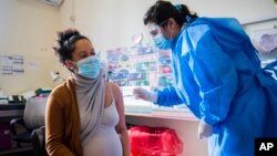 واکسیناسیون مادران باردار از ابتدای همه‌گیری کرونا مورد توجه تحقیقات پزشکان بود. 