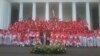 Presiden Jokowi bersama ratusan atlet Sea Games kontingen Indonesia di Istana Merdeka Jakarta, Selasa, 26 Mei 2015 (Foto: VOA/Andylala)