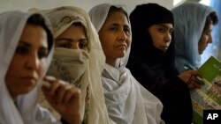 Qizlarni do’pposlash, jinsiy tahqirlash, onalarni urish, jismonan va ruhan qiynash – chuqur ildiz otgan muammolar.
