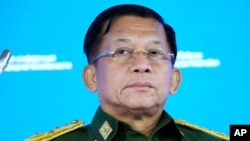 Panglima Angkatan Bersenjata Myanmar, Jenderal Senior Min Aung Hlaing menyampaikan pidatonya pada konferensi IX Moskow tentang keamanan internasional di Moskow, Rusia. (Foto: AP)