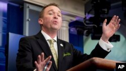 El director de presupuesto, Mick Mulvaney, expresó que el borrador de presupuesto con contempla proyecciones sobre ganancias o soluciones al déficit ni aspectos de la reforma tributaria.