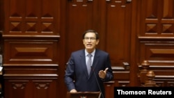 El presidente peruano, Martín Vizcarra, compareció ante el Congreso para defenderse en el juicio político en su contra el 9 de noviembre de 2020.. 