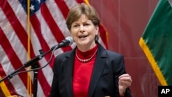 Доколку биде потпишана во закон, таа ќе ги кодифицира извршните наредби за справување со корумпираното однесување на Западен Балкан, со што ќе стане јасно дека САД нема да толерираат напори за поткопување на мирот и стабилноста во регионот“, рече Шахин