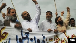 Dân bộ tộc Pakistan biểu tình chống những vụ tấn công bằng máy bay không người lái ở Miran Shah