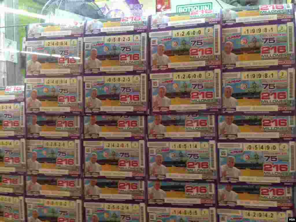 Lottery tickets with the image of Pope Francis, Mexico City. (C. Mendoza/VOA)