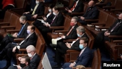 Los republicanos de la Cámara de Representantes asisten a una sesión conjunta del Congreso para certificar los votos del Colegio Electoral de las elecciones presidenciales de 2020. Washington, 6 de enero de 2021.