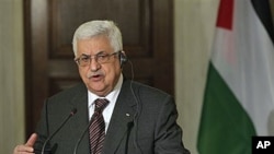 Palestinian President Mahmoud Abbas attends a news conference discussing the Mideast peace process, Athens, Dec 8, 2010