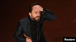 "এ রিয়াল পেইন" ফিল্মে অভিনয়ের জন্য কিরান কালকিন সেরা সহ-অভিনেতা অস্কার লাভ করেন। ফটোঃ ২ মার্চ, ২০২৫।