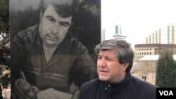 Əvəz Zeynallı (Arxiv foto, mənbə VOA)