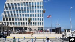 24 trabajadores del gobierno de EE.UU. han sufrido misteriosos problemas de salud en Cuba. 