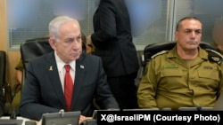 نخست‌وزیر اسرائيل در کنار رئیس ستاد نیروهای مسلح اسرائیل (راست)