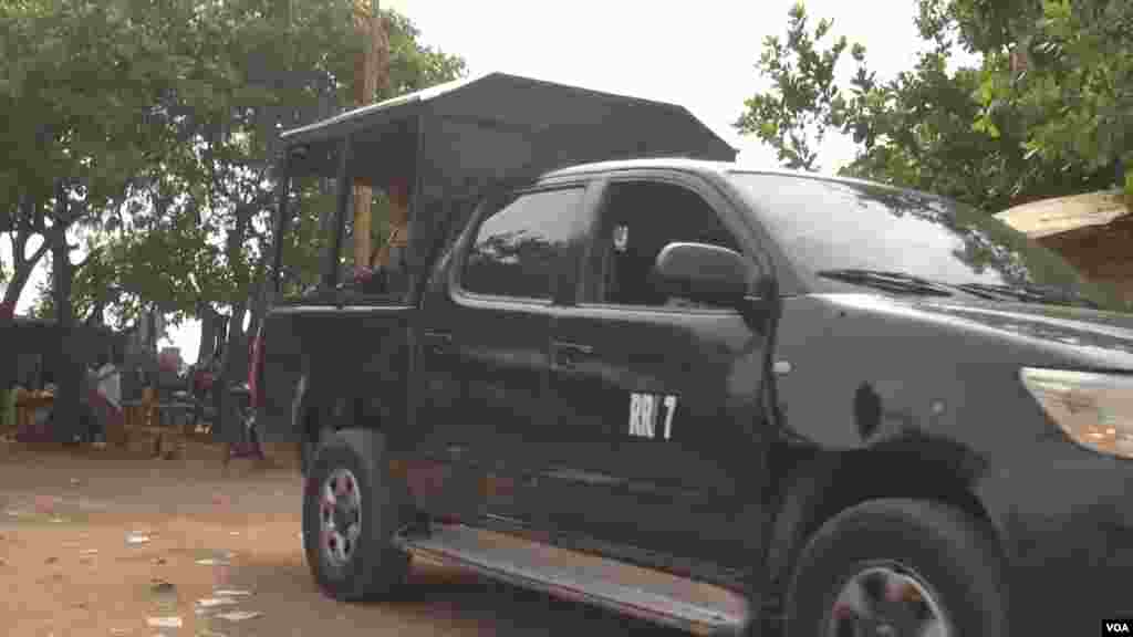 Jami&#39;an Tsaro Na Kewaya Sabon Sansanin &#39;Yan Gudun Hirar Kuchogoro A Abuja Najeriya. &nbsp;