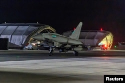 Jet tempur Kerajaan Inggris, RAF Typhoon, kembali setelah menyerang target-target militer di Yaman dalam operasi militer yang dipimpin AS di Laut Merah , Siprus, Jumat, 12 Januari 2024. (Foto:Sgt Lee Goddard/UK MOD via Reuters)