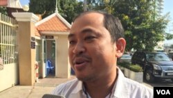 រូបឯកសារ៖ លោក​ គឹម សុខ​ អ្នកវិភាគនយោបាយ (ហ៊ុល រស្មី/VOA) 