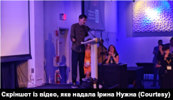 Андрій Смоленський під час виступу перед проукраїнськими активістами у Вашингтоні