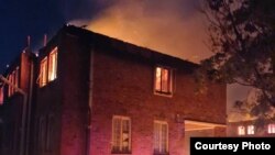 Umlilo ovuthayo utshise izakhiwo ezihlala odokotela labongi eMpilo Hospital. (Photo Credit: Mpilo Hospital)