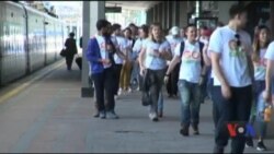 У пришкільних мовних літніх таборах України міжнародні волонтери навчатимуть дітей англійської. Відео