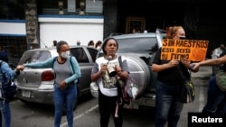 Docentes protestan exigiendo mejores salarios en Caracas, Venezuela 23 de febrero de 2023. REUTERS/Leonardo Fernandez Viloria