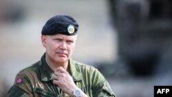 Тер'є Бруойгард, командир бригади Північ Збройних сил Норвегії, під час міжнародних військових навчань Wettiner Schwert 2024 чеських, норвезьких і німецьких солдатів у військовому навчальному містечку "Шноеггерсбург". Німеччина, 8 квітня 2024 року. (AFP)