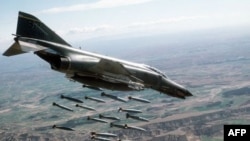 Lào là nước bị ảnh hưởng nặng bởi bom đạn của quân đội Hoa Kỳ hồi đầu thập niên 1970.