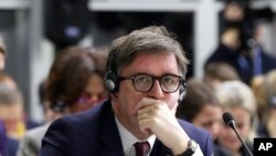 Помошник-државниот секретар на САД ја честиташе победата на Гордана Сиљановска-Давкова, прва жена што некогаш била избрана за претседател на државата