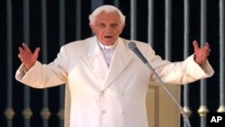 Paparoma Benedict yana jawabin sallama