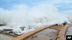 Topan tropis Chapala menghantam Mukalla, Yaman, November 2015.