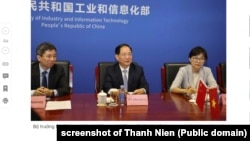 Bộ trưởng Công nghiệp Công nghệ Trung Quốc Kim Tráng Long gặp một đoàn Việt Nam ở Bắc Kinh, 30/9/2024.