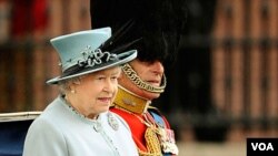 El programa formal de la pareja real británica, la reina Isabel y el príncipe Felipe, comenzará con la visita a una exposición de flores en Canberra.